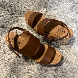 Gently used Soda Sandles sz 9
